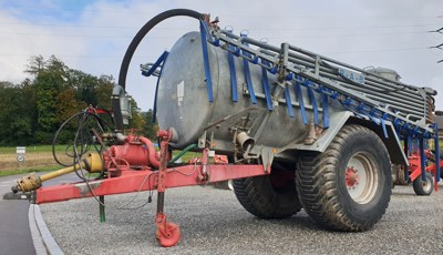 Saug und Druckfass Fuchs 8000Lt mit RAB 12m Verteiler / Mühlethaler Technik AG