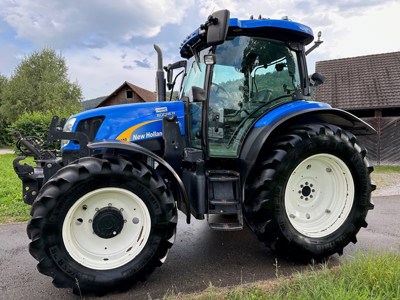 New Holland TS110A