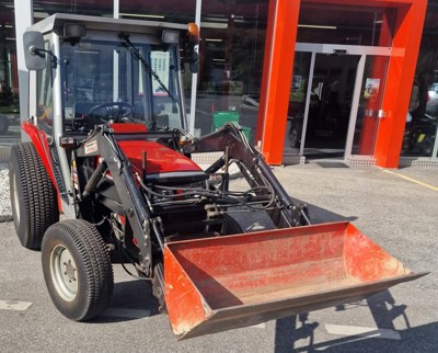 Traktor Massey Ferguson 1250-4 mit Frontlader Hydeac Mini 2 Occ.