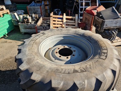 Räder 540/65 R28 Michelin