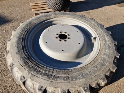 Räder 320/85 R32