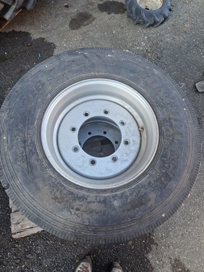 Räder 305/70 R19.5