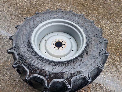 Räder 440/65 R24