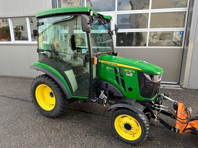 Kommunaltraktor John Deere 2036R