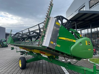 Mähdrescherschneidwerk John Deere 620r mit Rapstisch Zürn