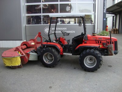 Traktor Carraro TigreTrac 7700 mit Mähwerk Knüsel Blitz 260