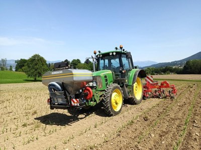 Pflegebereifung / Kompletträder 320/90 R46 & 270/95 R32 (John Deere 6330)