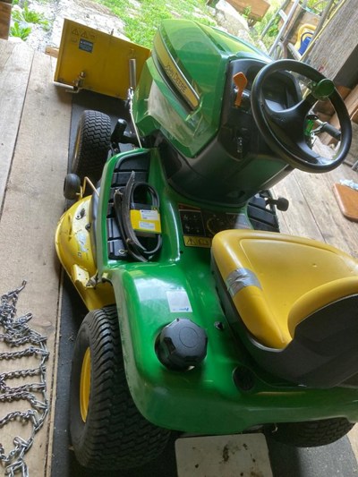 John Deere Rasentraktor X310