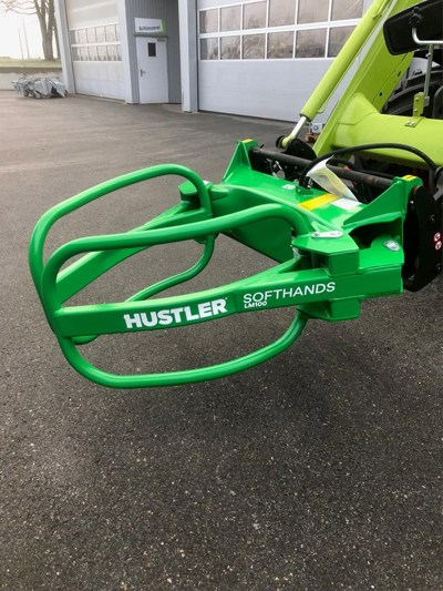 Die Legendäre Siloballenzange von Hustler LM 100