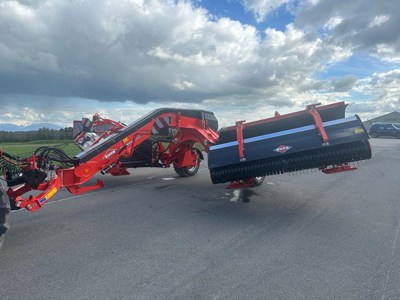 Andaineur à tapis KUHN Merge Maxx 760 d'occasion