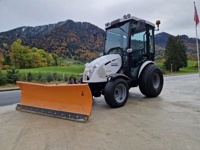 Traktor Lamborghini Green Pro  30HB mit Schneepflug