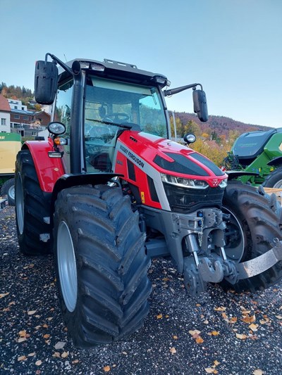 Tracteur Massey-Ferguson 5S.145