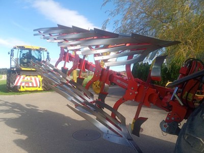 4 Schar Vario Pflug mit Streifenkörper