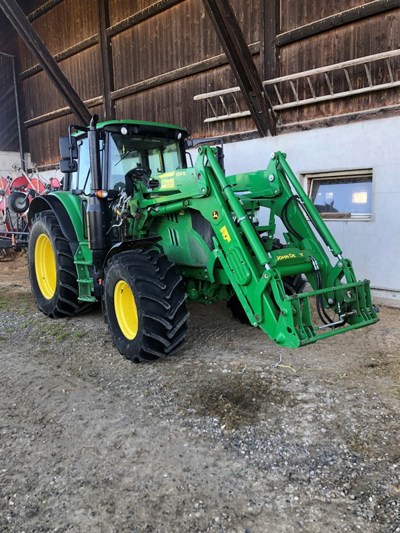 John-Deere 6120M