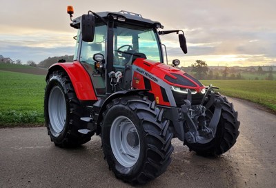 Massey Ferguson 5S.145 Dyna-6 Exclusive Auto-Guide Vorbereitung / Mühlethaler Technik AG