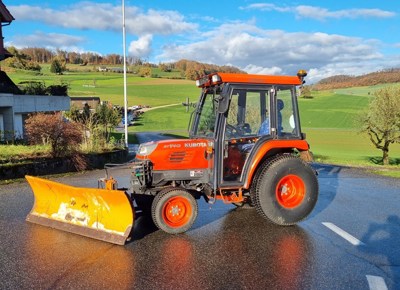 Kubota STV40 Kommunaltraktor