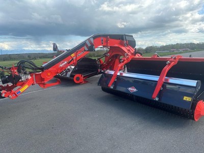 Andaineur à tapis KUHN Merge Maxx 760 d'occasion