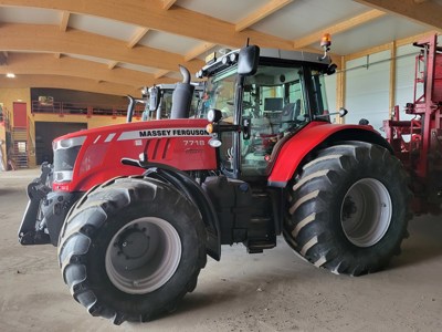 Traktor Massey Ferguson 7718 Dyna VT Exclusive