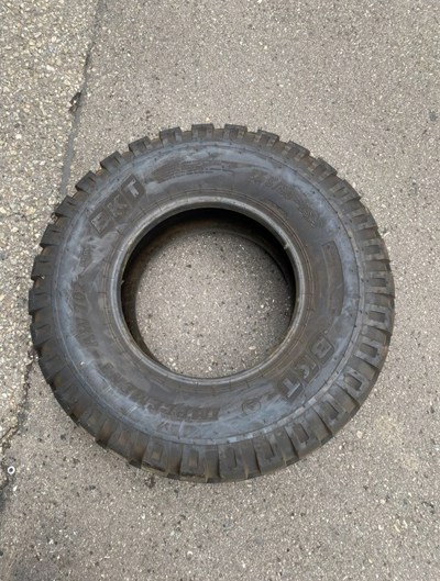 Pneu 11.5/80 R15.3