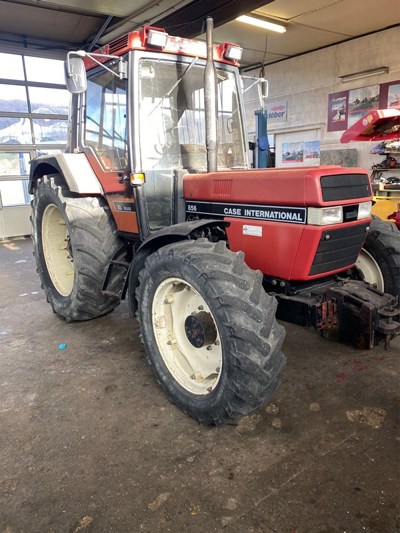 Tracteur CASE-IH